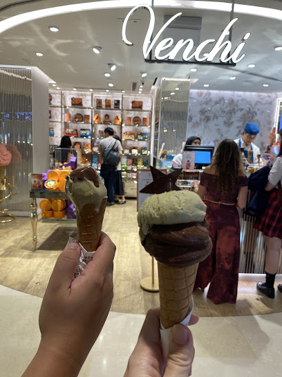 VENCHI Singapore Paragon