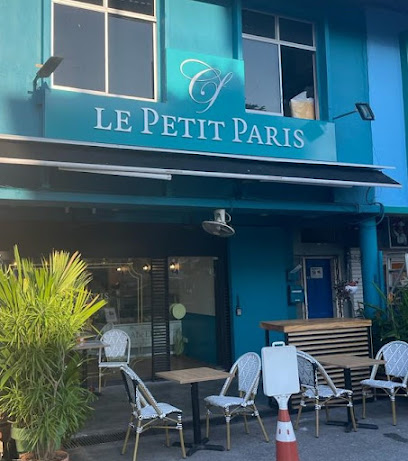 Le Petit Paris, Singapore