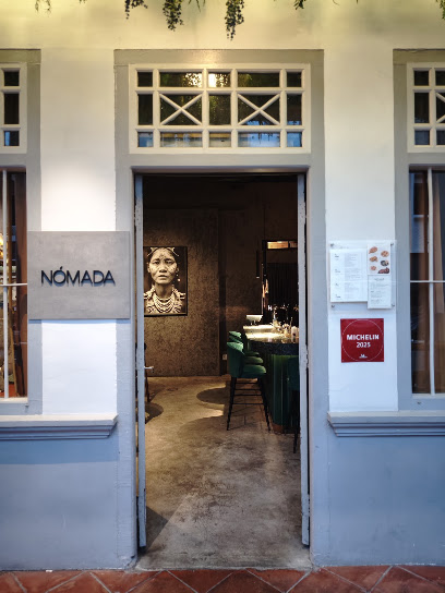 Nómada, Singapore