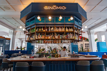 Binomio, Singapore